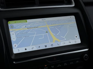 Jaguar E-PACE 2.0 P200 AWD R-Dynamic / 39