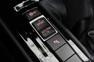 BMW X1 sDrive18i Executive Sport Line Panoramadak Trekhaak Groot Navi Stoelverwarming / 39