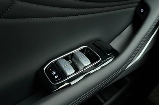 Omoda 9 1.5T-GDi SHS-P Premium 5p 537 PK | 7 Jaar Fabrieksgarantie | Lederen bekleding | Schuif/kanteldak | Keyless | Stoelverwarming en massage | Adaptieve cruise control / 24