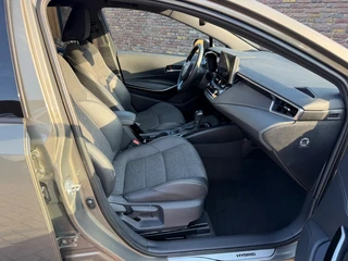 Toyota Corolla 1.8 HYBRID Automaat Navi Camera Trekhaak ACC / 19