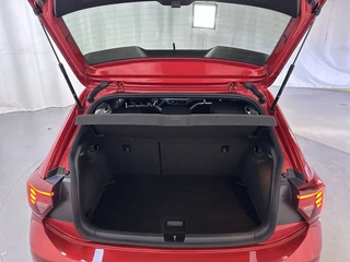 Volkswagen Polo 1.0 TSI R-Line Camera Navigatie DAB+ Stoelverwarming Virtual Cockpit / 9