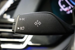 BMW X5 xDrive45e High Executive xLine Automaat  / Panoramadak / SOH 82% / Live Cockpit Professional / Trekhaak / Luchtvering / Stoelventilatie / Personal CoPilot Pack /  Comfortstoelen / Nappa Leder / Harman Kardon / Stoelverwarming / Head-Up Display / Active Steering / Individual Dashboard Leder / 46