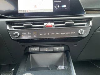 Kia Niro 1.6 GDi Hybrid DynamicLine | Adaptive cruise control | Keyless entry | Navigatie | Climate control / 20
