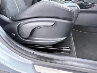Kia XCeed 1.5 T-GDi GT-Line Automaat  - Kantel / Schuifdak  - Apple Carplay / Android Auto - Navigatie - ACC - Climate Control - Stoel / Stuurwielverwarming - Fabrieksgarantie tot 04-2032 / 42
