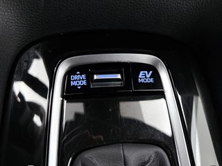 Toyota Corolla 2.0 Hybrid Business Sport Intro | Automaat | Adaptive cruise | Stuur & stoelverwarming | Navigatie | Camera / 32
