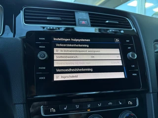 Volkswagen Golf 1.0 TSI Comfortline Business Camera Carplay Virtual dash / 38