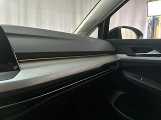 Volkswagen Golf 1.0 TSI 110pk Life Sfeerverlichting Navigatie Parkeersensoren App-Connect / 26