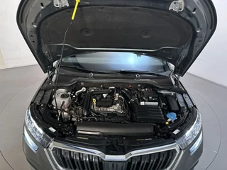 Skoda Kamiq 1.0 TSI Sport Business Virtual Cockpit Trekhaak Parkeersensoren App-Connect Stoelverwarming / 17