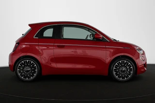 Fiat 500 3+1 La Prima 42 kWh Panoramadak Stoelverwarming Camera Apple CarPlay / 36