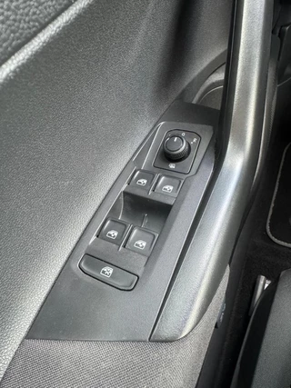 Volkswagen Taigo 1.0 TSI Life Business|Carplay|PDC|Navi|Stoelverwarming / 29
