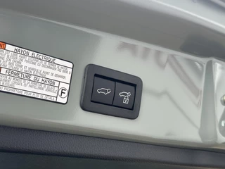 Toyota Corolla Cross 2.0 Hybrid 180 DYNAMIC NIEUW DIRECT LEVERBAAR! BLIND SPOT STOEL/STUURVERW KEYLESS 18'' LM-VELGEN APPLE/ANDROID NAVI CLIMA AD-CRUISE PARK-SENSOREN / 39