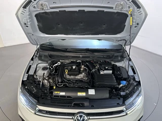 Volkswagen Polo 1.0 TSI R-Line Business LED Camera Stoelverwarming Virtual Cockpit DAB+ / 17