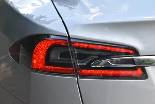 Tesla Model S 75D incl. BTW 334 PK  | 4x4 | NL- AUTO | Autopilot | Panoramadak | Luchtvering | Carplay | Camera | 21' inch | Dodehoek detectie | Voorstoelen verwarmd / 29