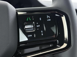 Land Rover Range Rover Evoque 2024 Model 1.5 P300e AWD R-Dynamic S NEW MODEL / FACELIFT PHEV 309 PK | UNIEK 8.000 KM | FABRIEKSGARANTIE t/m 26-02-2029 / 150.000 KM | DEALER ONDERHOUDEN | ADD. CRUISE | PANO DAK | ELEKTRISCHE STOEL MET GEHEUGEN | ELEKTRISCHE KOFFERBAK | CAMERA | RIJKLAAR PRIJS / 33