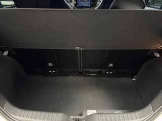Toyota Aygo X 1.0 VVT-i MT first / apple /stoelverw /cruisec /camera/pdc/clima/boeken / 24
