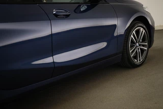 BMW 1-serie 118i Business Edition | SPORT LINE | PANORAMADAK | SPORTSTOELEN | DAB | APPLE / 22