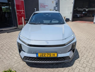 Toyota C-HR+ FIRST EDITION 77KWH 20" VELGEN WARMTEPOMP EL-ACHTERKLEP PRIVACY-GLASS 18"LMV BLIND SPOT STOELVERW. P-SENSOREN / 6