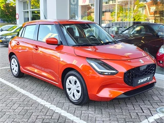 Suzuki Swift 1.2 COMFORT SMART HYBRID  Direct Leverbaar | Tot 10 JAAR GARANTIE!  Inclusief € 2.200,- Voorraad Voordeel / 8