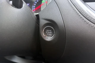 Opel Grandland X 1.6 Turbo Hybrid Business Elegance 225 PK Automaat | Trekhaak | Camera | Keyless | Elektrische achterklep | Climate control | Stoelverwarming | Dakrails / 31