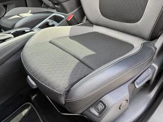 Opel Grandland X 130 PK 8-Traps Automaat | Climate control | Panorama dak | Winterpakket | Navigatie | Parkpilot | LM-Velgen | Trekhaak | AGR | Xenon verlichting / 39