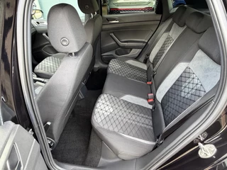 Volkswagen Polo 1.0 TSI R-Line IQ light | Carplay | Camera | Climate | Stoelverwarming | Rijklaar incl. garantie / 25