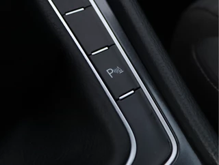 Volkswagen Golf 1.0 TSI Highline R-line  | Panoramadak | Camera | Virtual | LED / 57