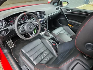 Volkswagen Golf 2.0 TSI GTI Clubsport / 265-360PK / NAP = UNIEK !! / NWE TURBO / PANO / DYNAUDIO / CAMERA / CARPLAY / 19 INCH ! / 24
