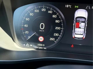 Volvo XC40 2.0 B4 200pk R-Design  Panoramadak, Trekhaak, Camera / 13
