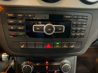 Mercedes-Benz B-Class 180 Ambition Nederlandse auto/ Trekhaak/ Parkeersensoren voor en achter/ Set winterbanden / 24