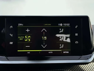 Peugeot 2008 1.2 PureTech GT-Line / 17