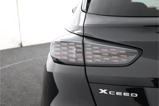 Kia XCeed 1.5 T-GDi GT-Line  - Automaat - Panorama dak - Stoel/Stuur verwarming - Navigatie - Climate Control - Achteruitrijcamera - Elektrische Achterklep - Fabrieksgarantie tot 06-2032 / 42