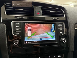 Volkswagen Golf Variant 1.4 TSI R-line | 150pk | DSG Camera | Licht+Zicht | Ambient | Winter Pakket / 17