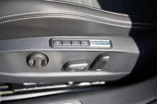 Volkswagen Passat 1.4 TSI PHEV GTE Highline Pano, Trekhaak,Carplay / 24