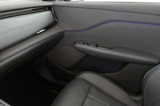 VOYAH Courage Business Edition 80 kWh Head-Up Stoelverwarming Panoramadak / 48