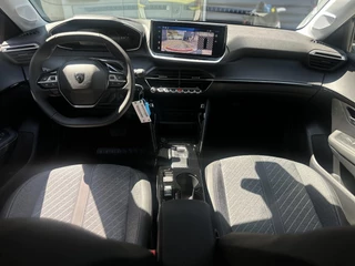 Peugeot 208 1.2 Hybrid 110 e-DCS6 Allure | Climate Control | Navigatie | Full LED | DAB | Parkeercamera/-sensoren | Apple Carplay/Android Auto | Dode hoekdetectie | Lichtmetalen velgen | / 13