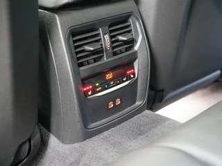 BMW 3 Serie Touring M340i xDrive Panoramadak | M-Stoelen | Harman Kardon | CoPilot / 16