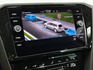 Volkswagen Passat Variant 1.5 TSI Business Automaat | Adaptive Cruise | Stoelverwarming | CarPlay | Trekhaak / 25