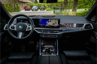 BMW X5 xDrive50e M Sport Pro Dravitgrau Individual Dravit Grau Sky Lounge Soft Close Vierwielbesturing / 9