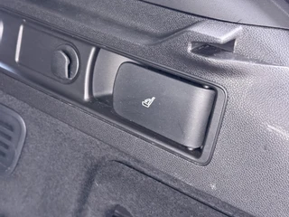 Alfa Romeo Stelvio 2.2 JTD AWD Veloce Automaat | VAN: € 34.900- VOOR: € 32.877,- UW HERFSTVOORDEEL: € 2.023,- | CAMERA| STOEL + STUURVERWARMING + MEMORY| KEY LESS ENTRY | LEDER | ADAPT. CRUISE CONTROL | 12 MND BOVAG GARANTIE / 13