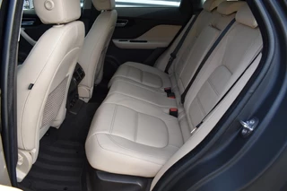 Jaguar F-PACE 2.0T AWD PRESTIGE LEDER + STOEL VERW. / P.CAM / ALL SEASON / 32
