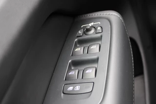 Volvo XC60 2.0 T8 Plug-in hybrid AWD Ultra Dark  | Head-Up | Panoramadak | Leder | H&K | BLIS / 36