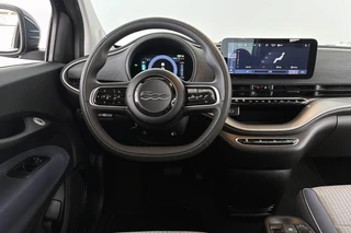 Fiat 500 3+1 Icon 42 kWh Panoramadak Apple CarPlay Camera 16" / 8