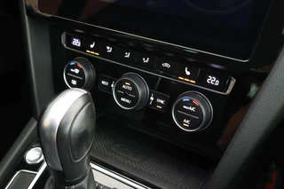 Volkswagen Passat Variant 1.5 TSI 150pk DSG 2x R-Line Panoramadak Leder Camera Stoelverwarming Virtual Cockpit / 34