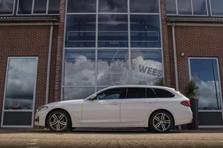 BMW 5-serie Touring 540i xDrive High Executive Luxury-Line | 1e eigenaar | Achterasbesturing | Cruise control adaptief | Apple carplay | Adaptief LED | DAB | Panoramadak | HiFi audio / 7