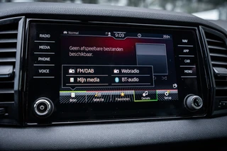 Skoda Karoq 1.5 TSI ACT Sportline Business | Autom. | Navi | PDC | Cruise | LED / 24