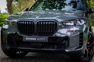 BMW X5 xDrive50e M Sport Pro Dravitgrau Individual Dravit Grau Sky Lounge Soft Close Vierwielbesturing / 2