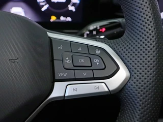 Volkswagen T-Roc 1.5 eTSI R-Line Elek. Trekhaak | Stuur-/stoelverwarming | Verlichte logo's / 30