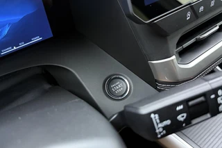 Jeep Compass 1.2 e-Hybrid First Edition Automaat | DEMO | Rondomzicht camera | Climate control | Navigatie | 8 jaar speciale garantie | Keyless / 24