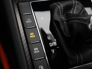 Škoda Superb Combi 1.4 TSi 218 Pk iV Sportline Business | Trekhaak | Stoelverwarming | CarPlay | Camera | Cruise Control | Navigatie | Full LED | 19 Inch | 91.754 Km !! / 33