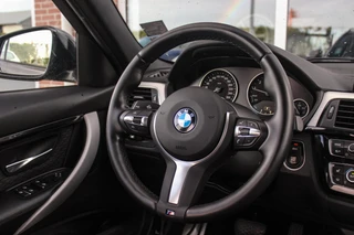 BMW 3-serie Touring 318i Corporate Lease Executive | M Sport pakket | Stoelverwarming | LED | Navigatie Professional | Bluetooth | Sportstoelen | M-sportstuur | PDC | Shadow Line / 21